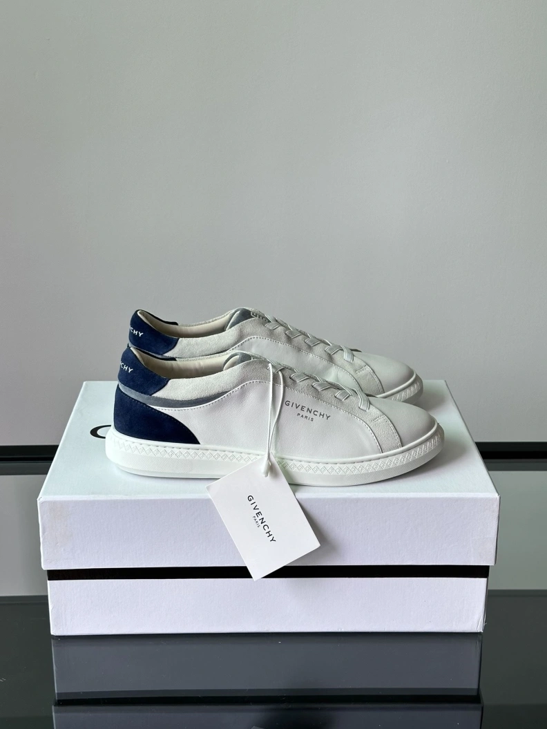 EyeCatching Gxvxnchy Sneakers 152473