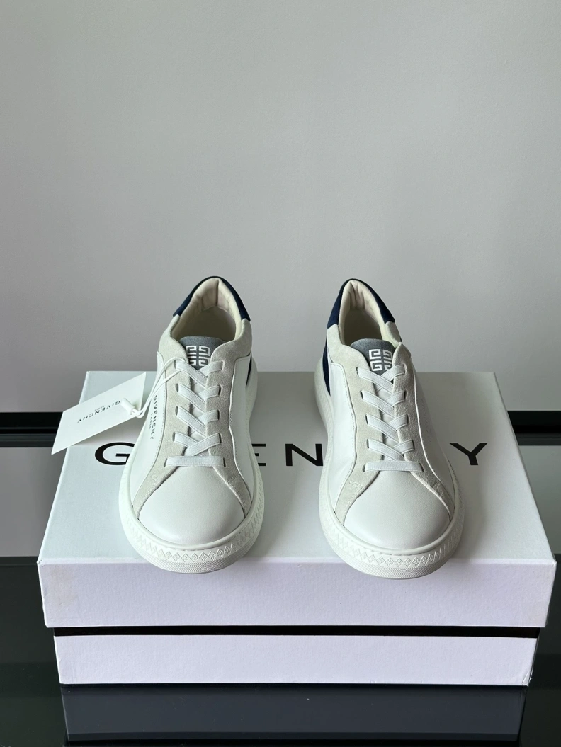 EyeCatching Gxvxnchy Sneakers 152473