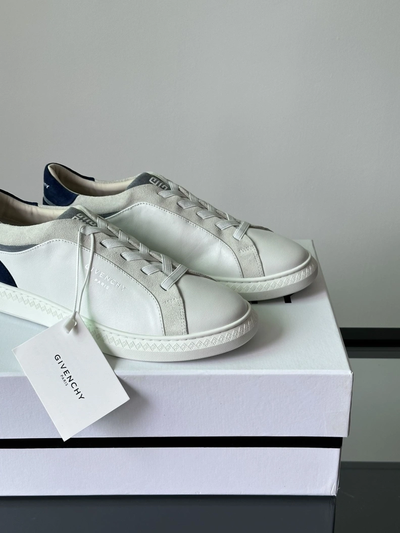 EyeCatching Gxvxnchy Sneakers 152473