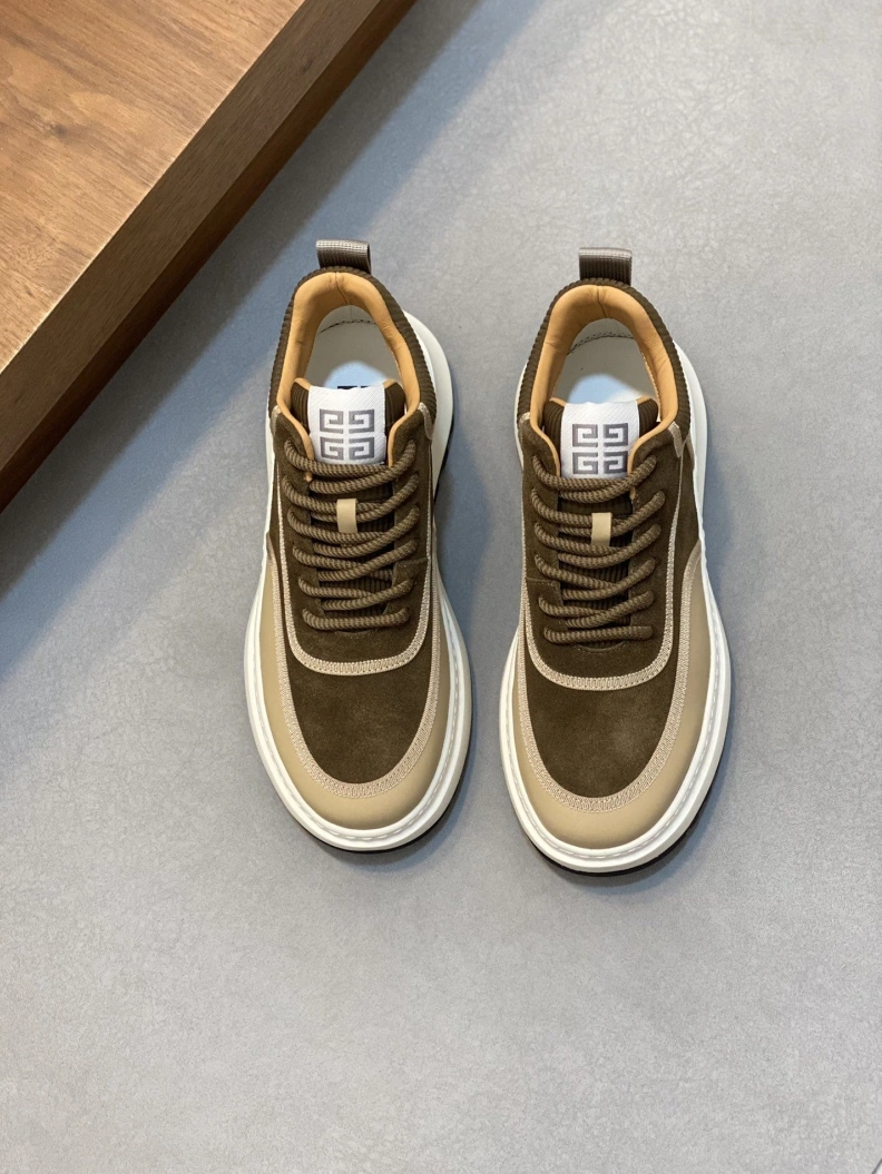 WellDesigned Gxvxnchy Sneakers 152476