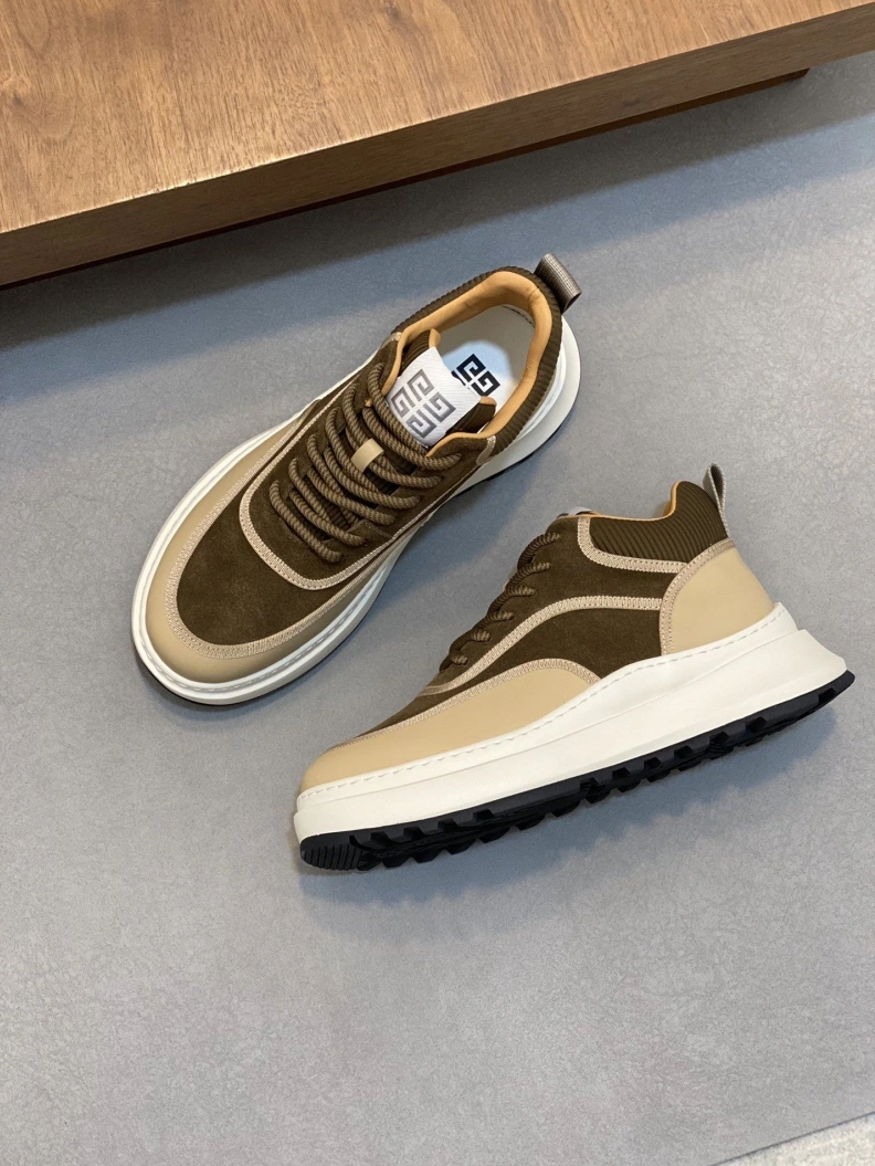 WellDesigned Gxvxnchy Sneakers 152476