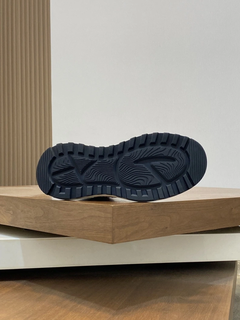 WellDesigned Gxvxnchy Sneakers 152476