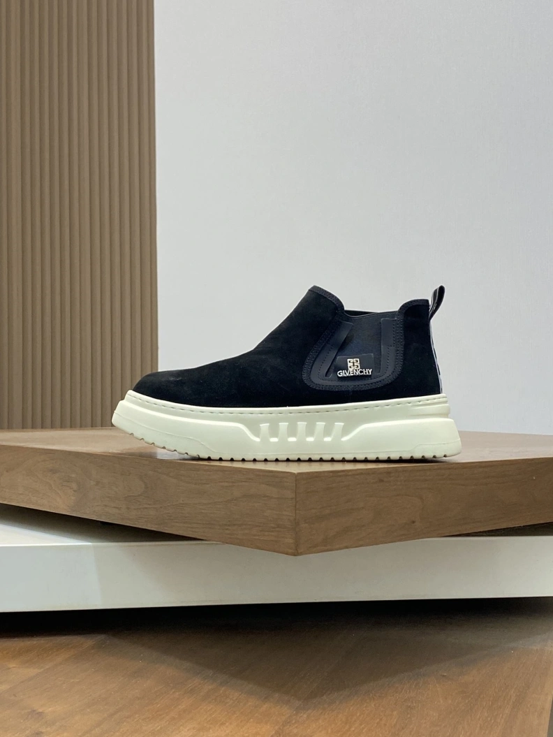 Sophisticated Gxvxnchy Sneakers 152459