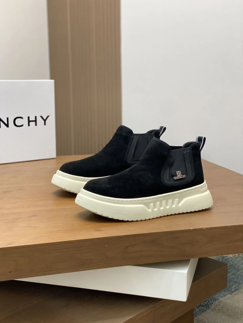 Sophisticated Gxvxnchy Sneakers 152459