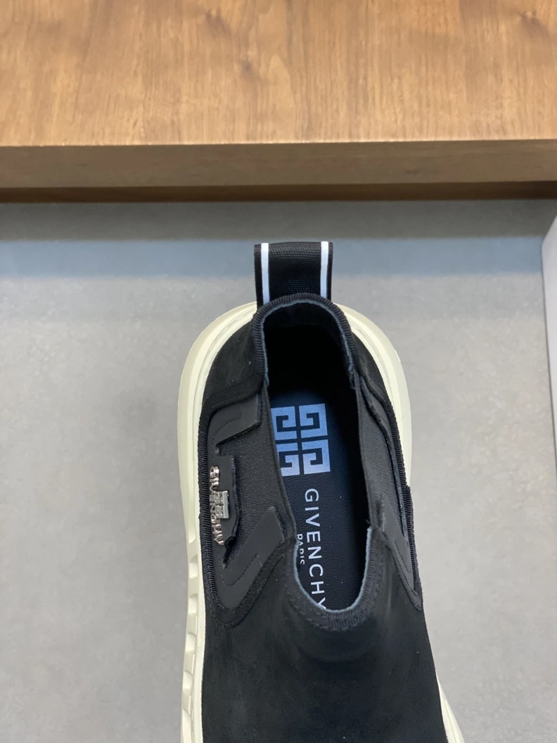 Sophisticated Gxvxnchy Sneakers 152459