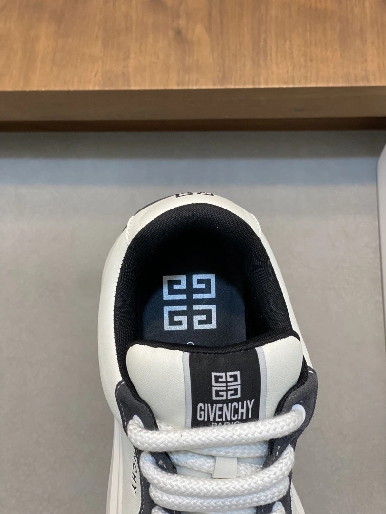 Gxvxnchy Sneakers Lightweight 152457