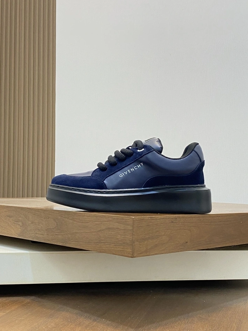 Gxvxnchy Sneakers AllSeason 152472