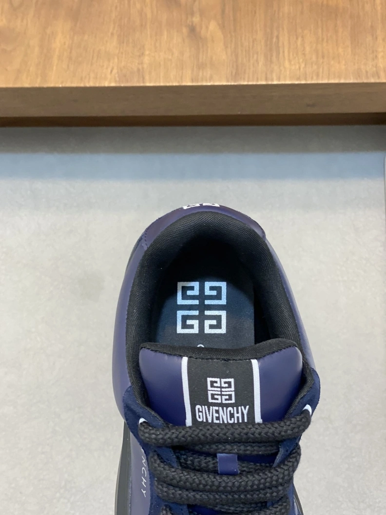 Gxvxnchy Sneakers AllSeason 152472