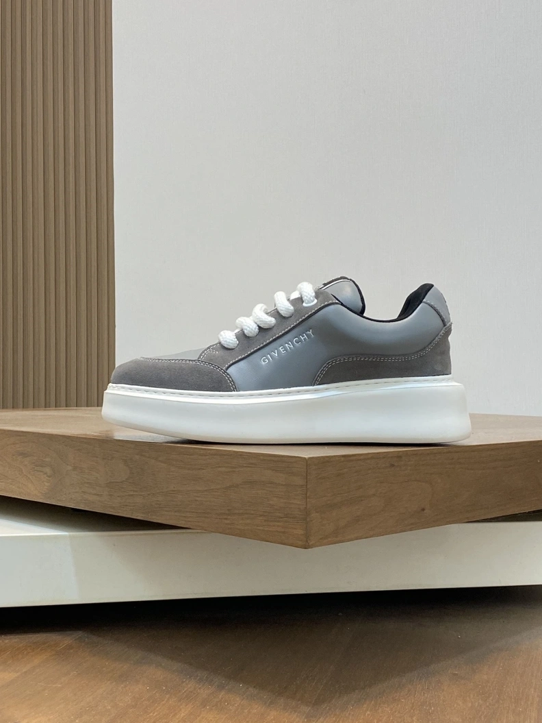 Refined Gxvxnchy Sneakers 152453