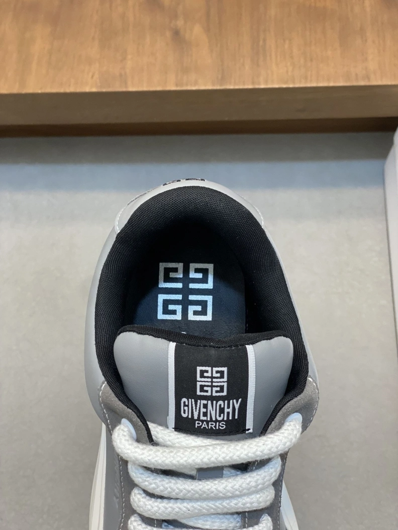 Refined Gxvxnchy Sneakers 152453