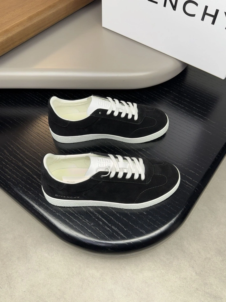 UrbanStyle Gxvxnchy Sneakers 152454