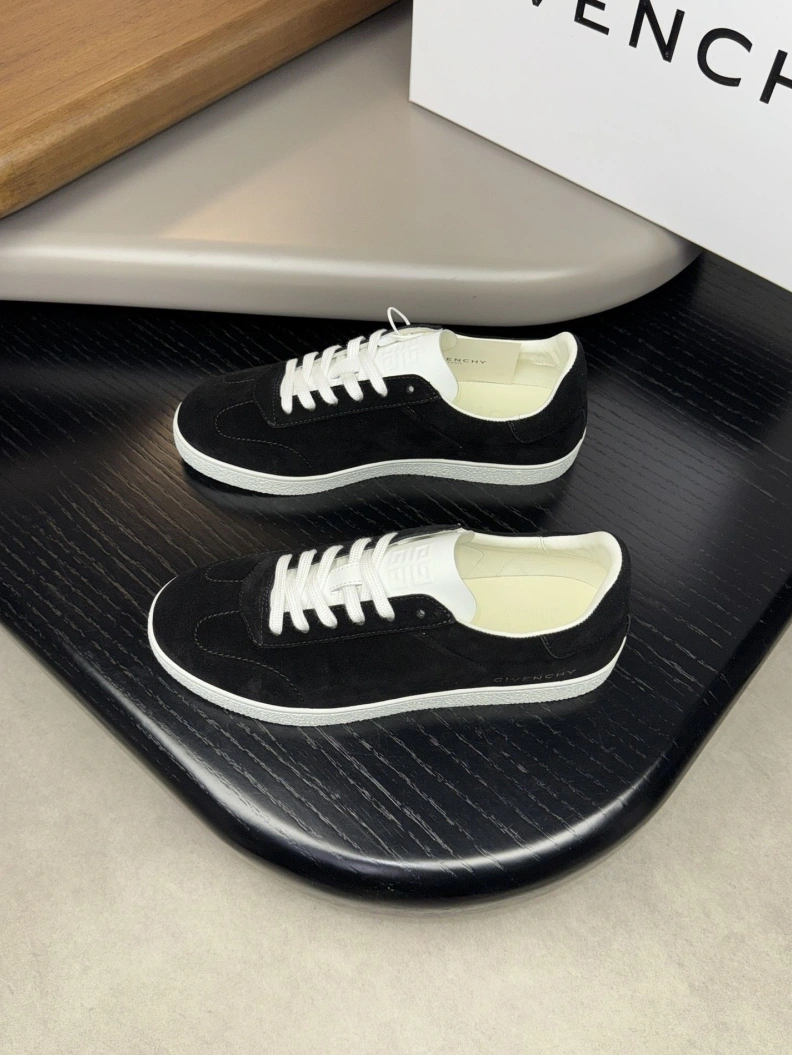 UrbanStyle Gxvxnchy Sneakers 152454