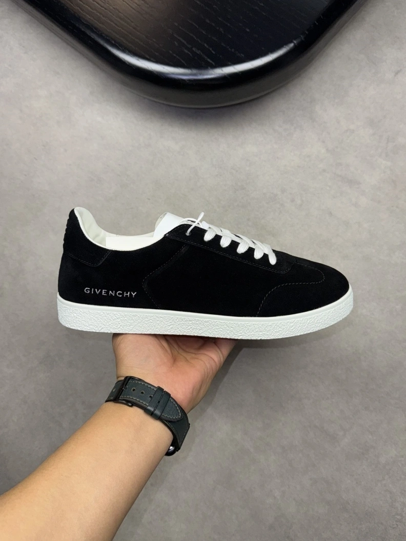 UrbanStyle Gxvxnchy Sneakers 152454