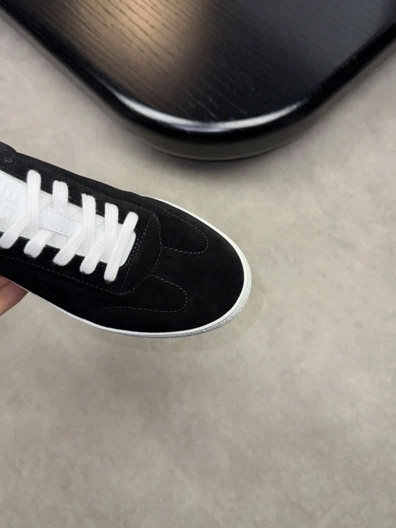 UrbanStyle Gxvxnchy Sneakers 152454