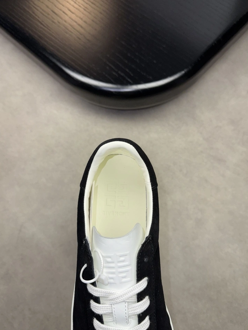 UrbanStyle Gxvxnchy Sneakers 152454