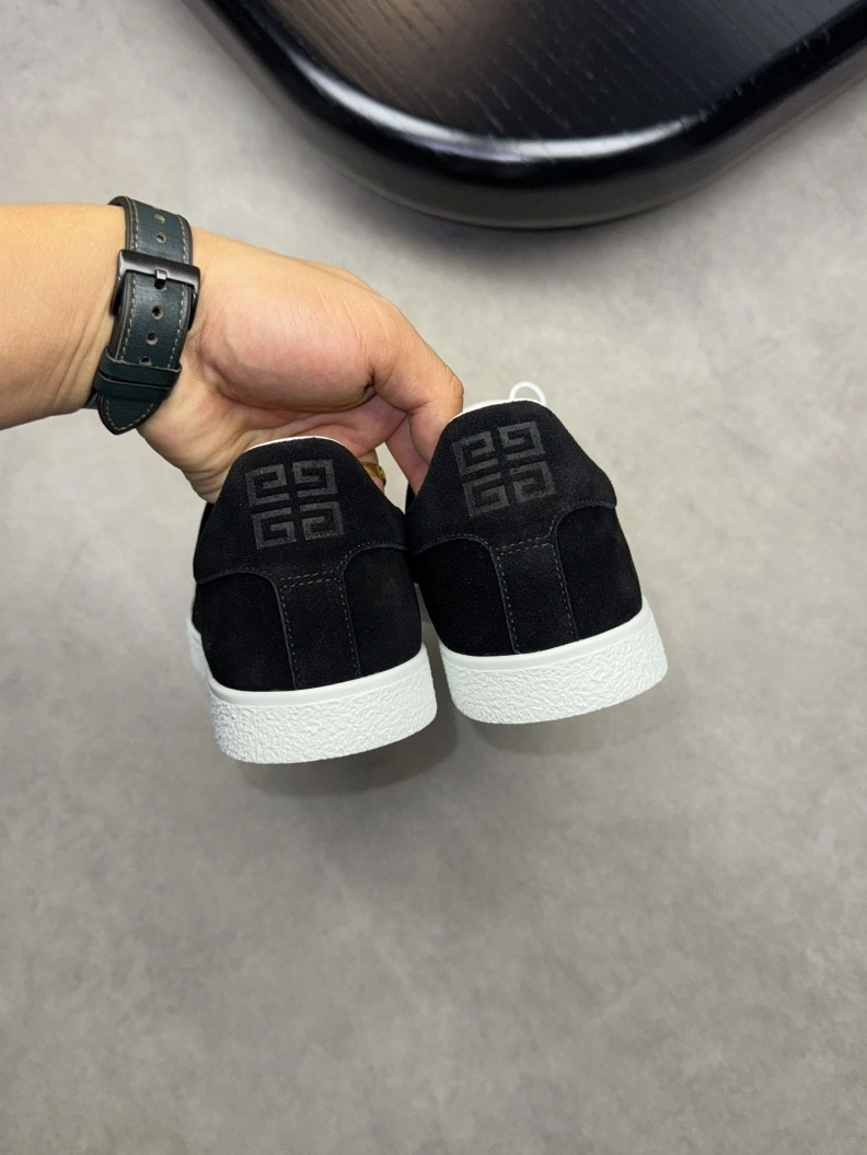 UrbanStyle Gxvxnchy Sneakers 152454