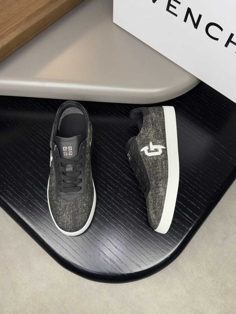 Gxvxnchy Sneakers Modern 152452