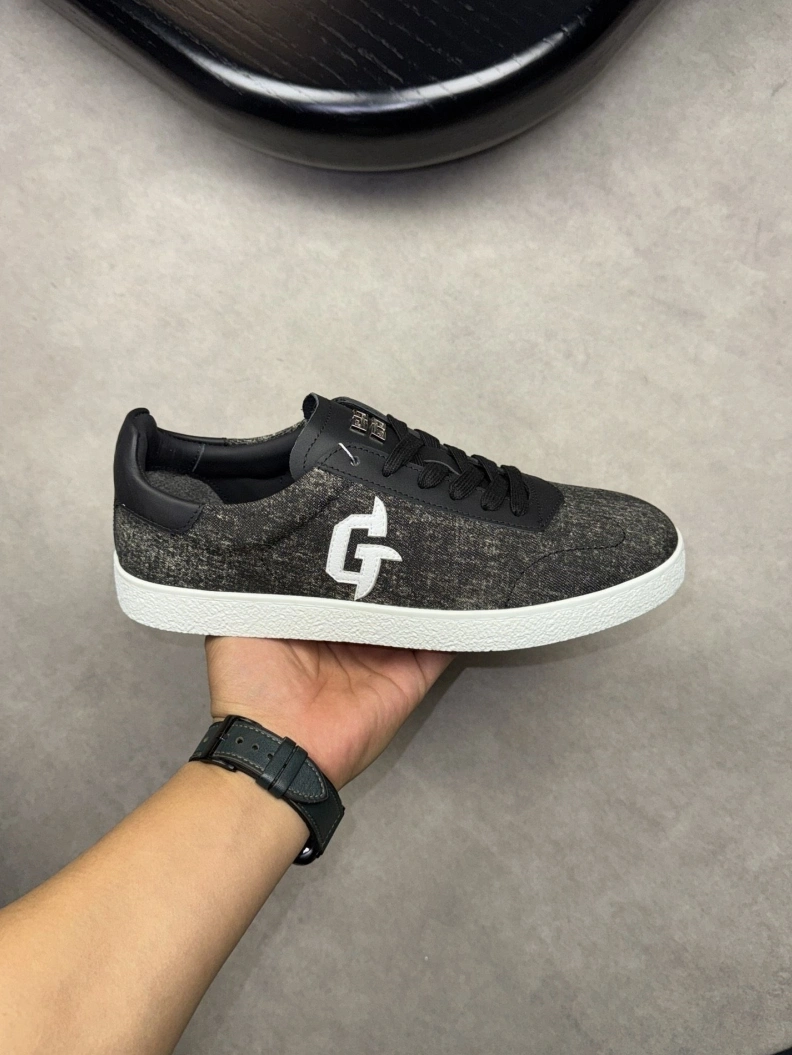 Gxvxnchy Sneakers Modern 152452