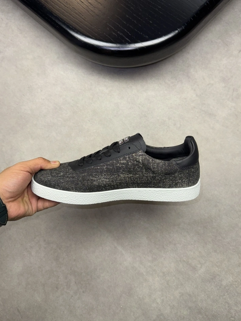 Gxvxnchy Sneakers Modern 152452