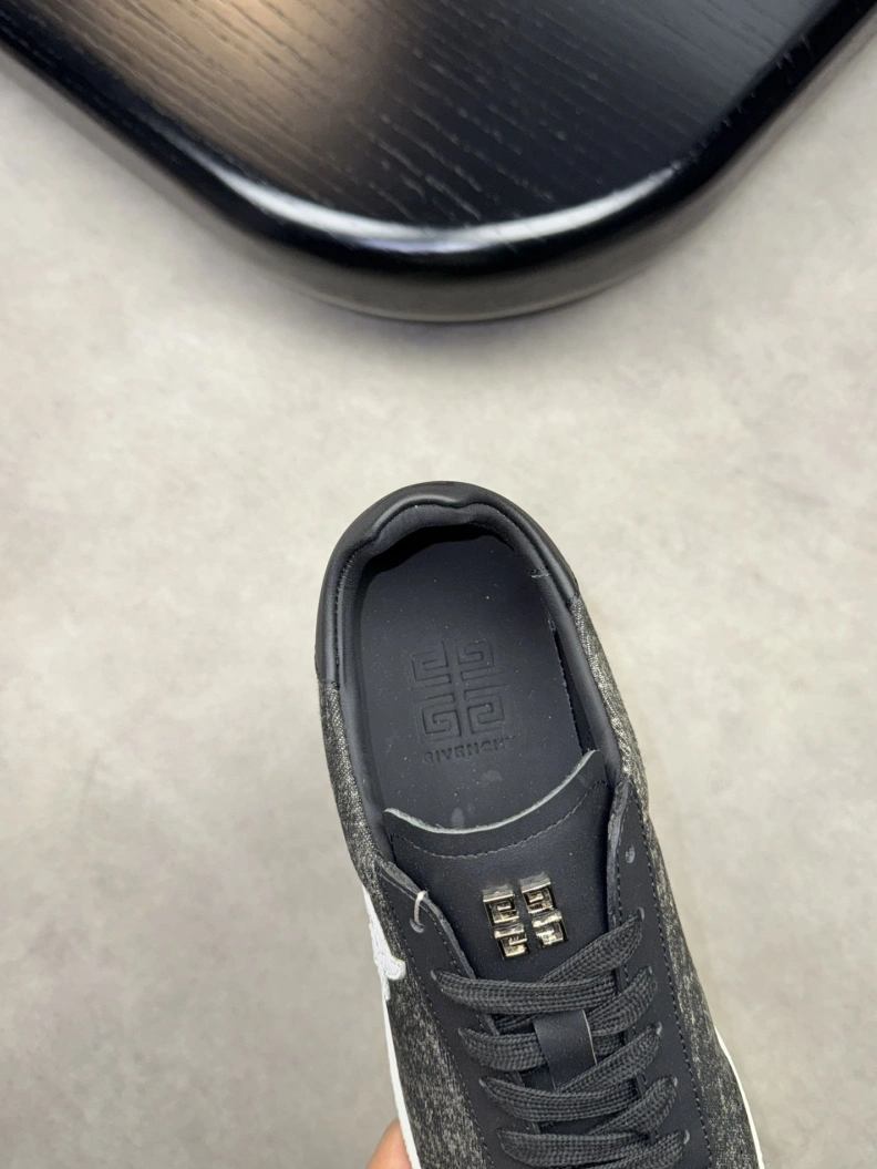 Gxvxnchy Sneakers Modern 152452