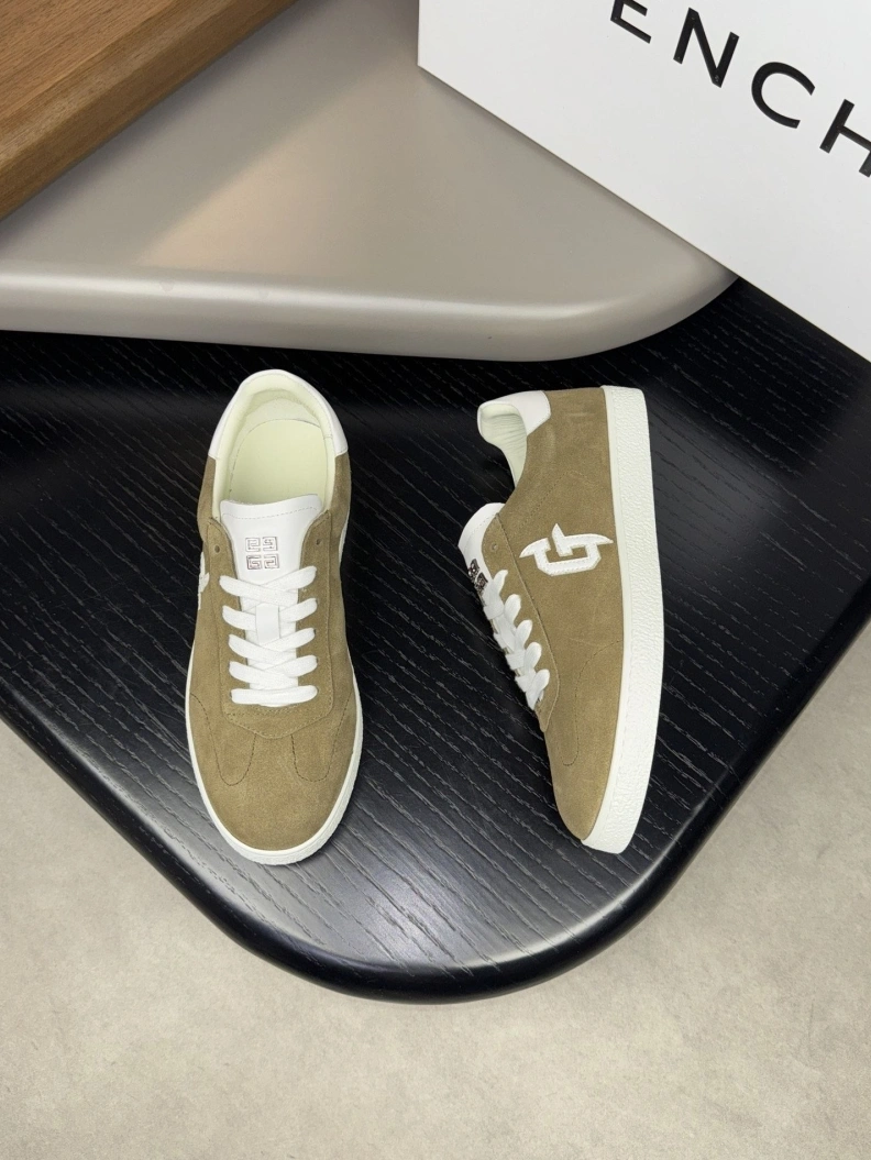 Trendy Gxvxnchy Sneakers 152448