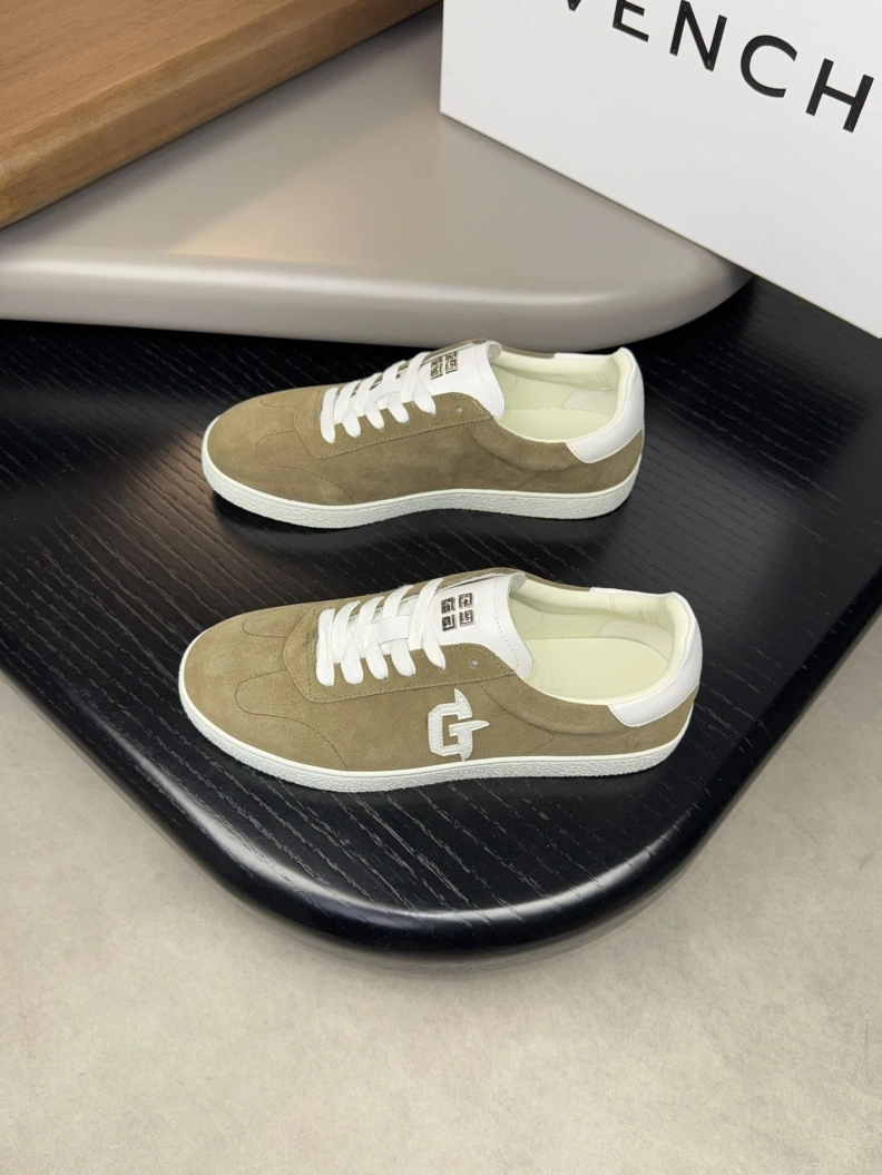 Trendy Gxvxnchy Sneakers 152448