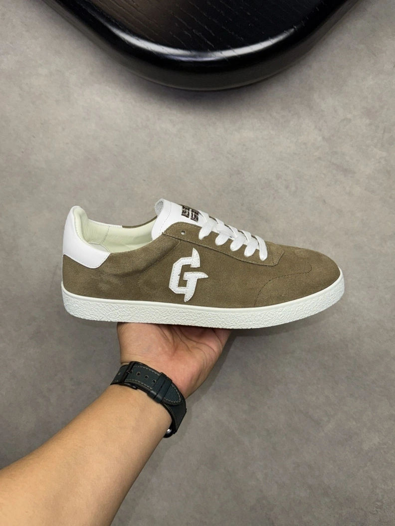 Trendy Gxvxnchy Sneakers 152448