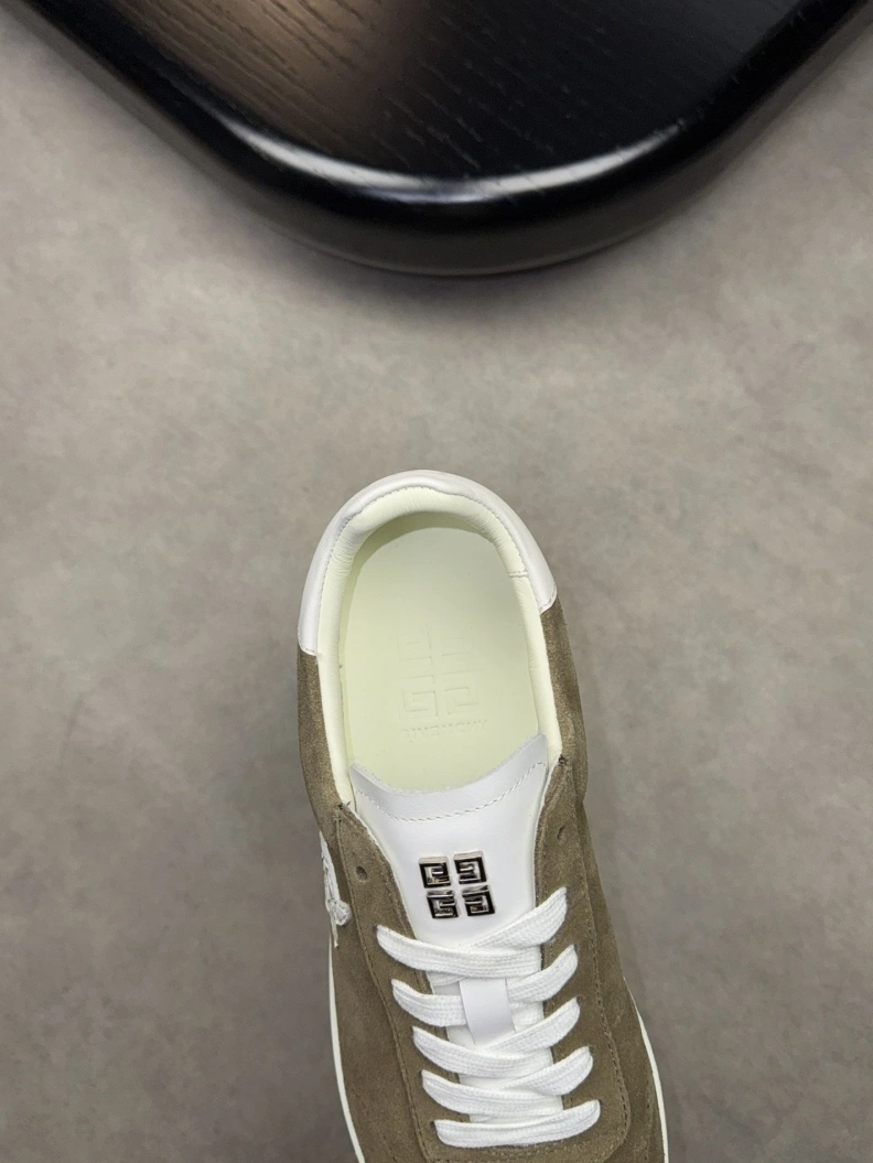 Trendy Gxvxnchy Sneakers 152448