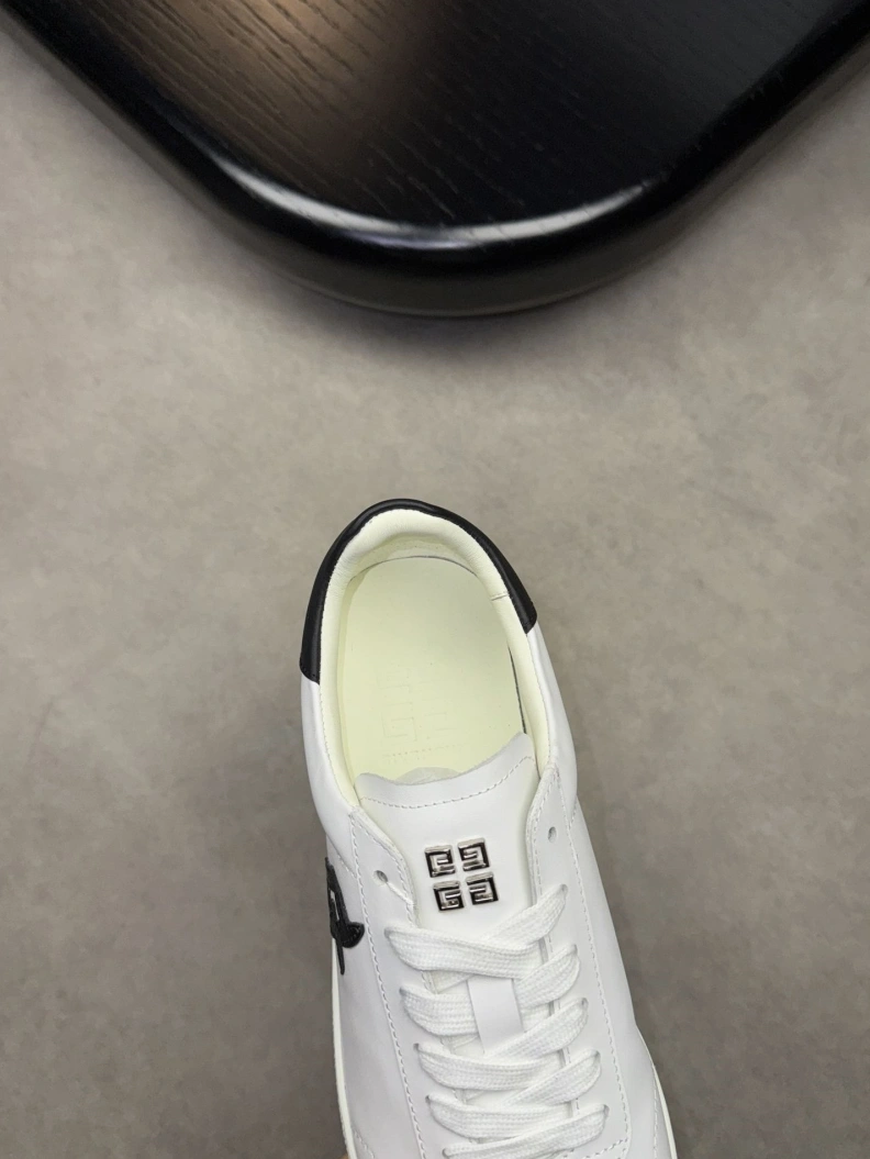 Gxvxnchy Sneakers Compact 152446