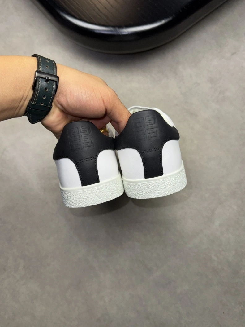 Gxvxnchy Sneakers Compact 152446