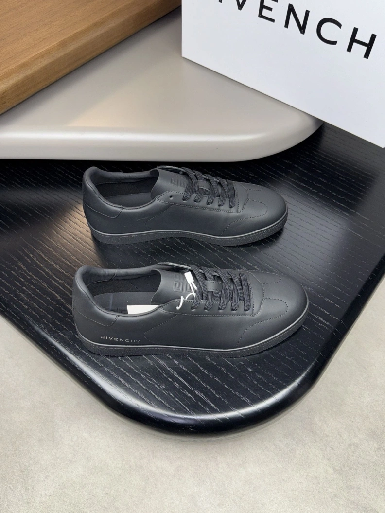 Durable Gxvxnchy Sneakers 152443