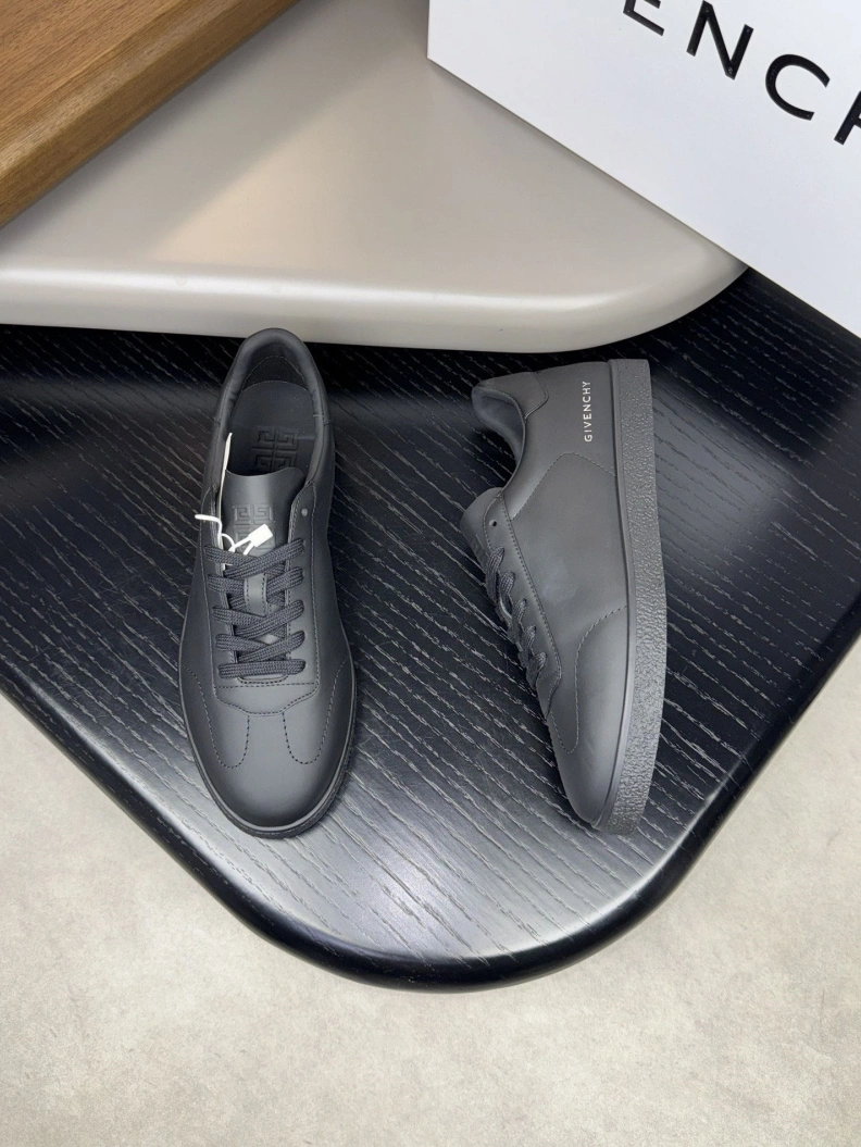 Durable Gxvxnchy Sneakers 152443