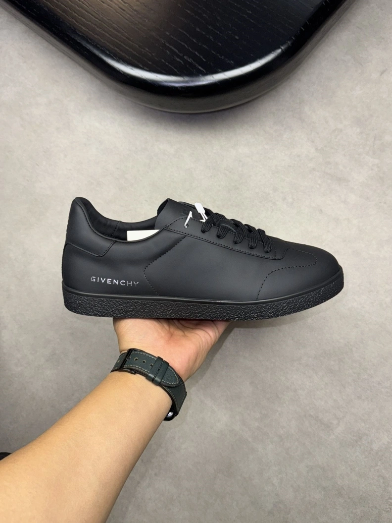 Durable Gxvxnchy Sneakers 152443