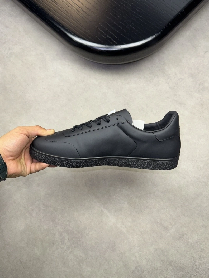 Durable Gxvxnchy Sneakers 152443