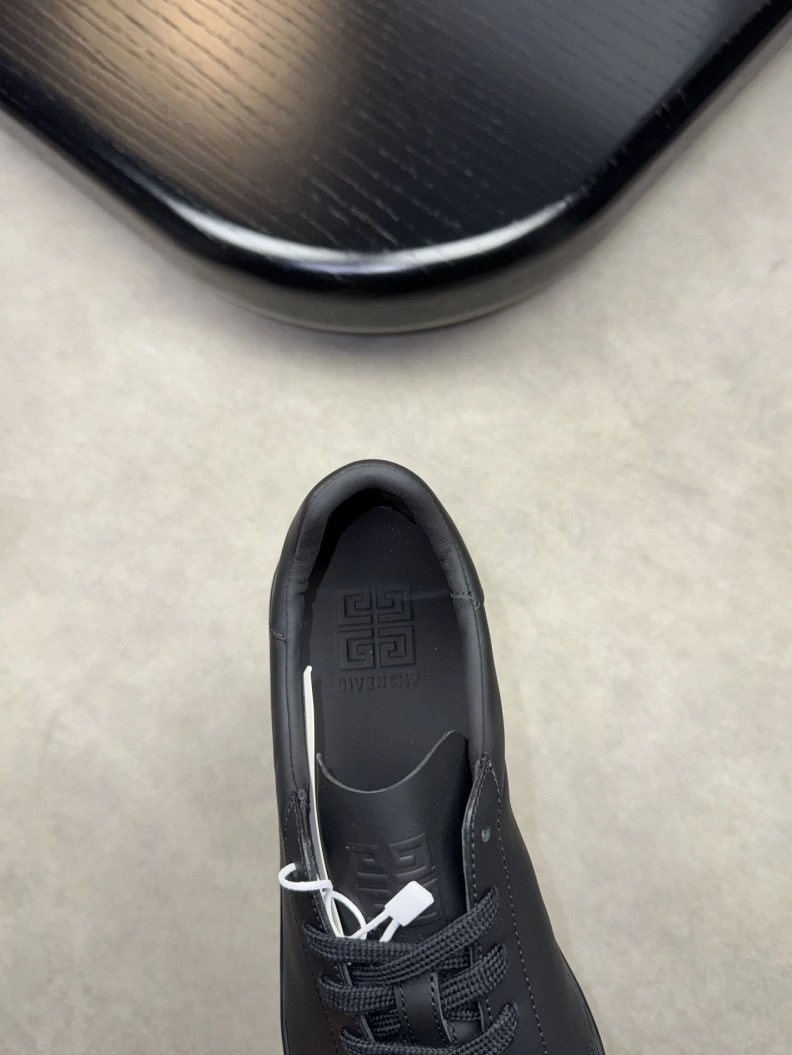 Durable Gxvxnchy Sneakers 152443