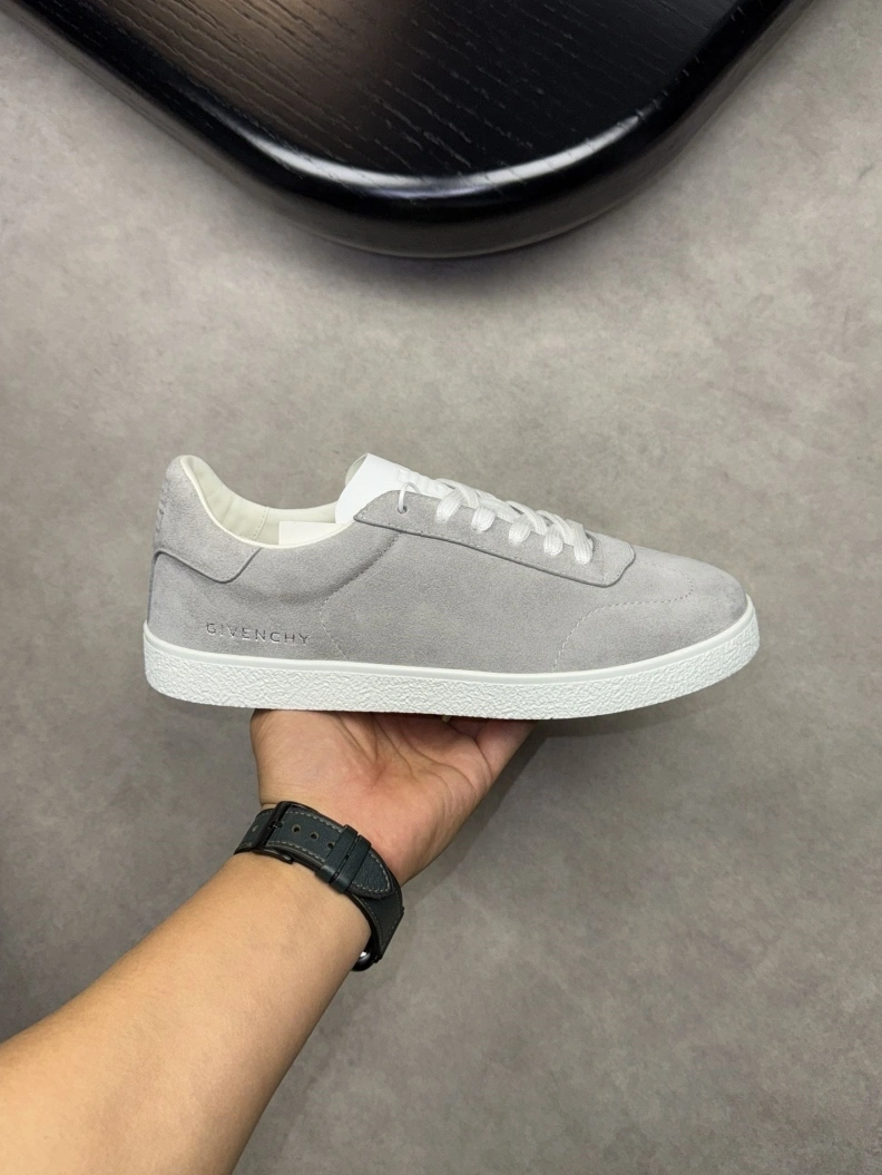 Durable Gxvxnchy Sneakers 152442