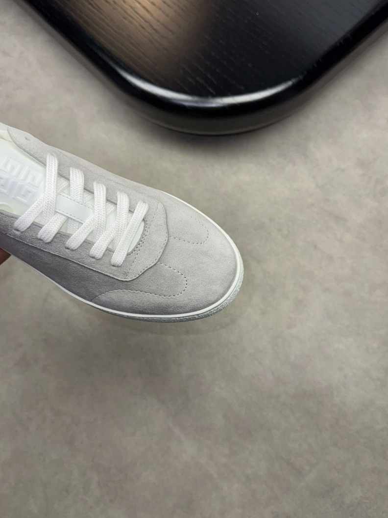 Durable Gxvxnchy Sneakers 152442