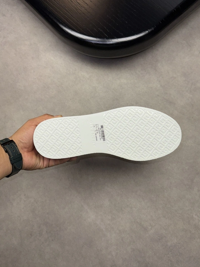 Durable Gxvxnchy Sneakers 152442