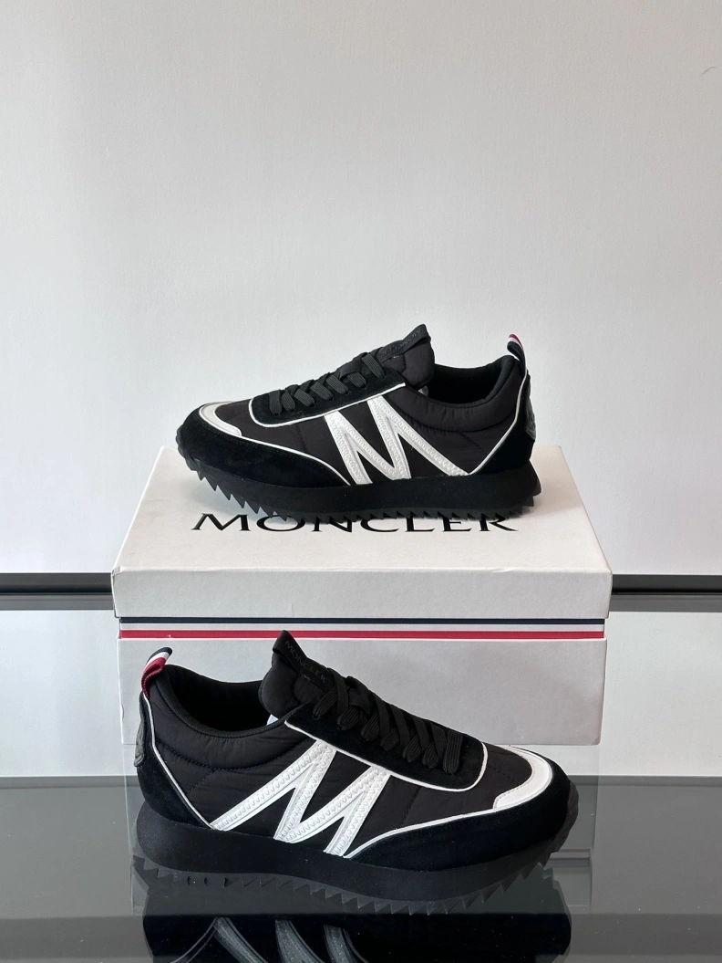 Minimalist Mxnclxr Sneakers 197340