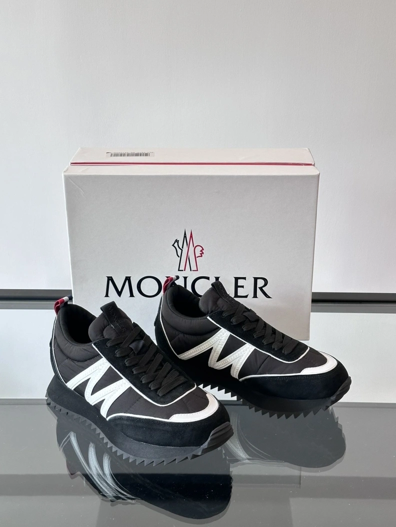 Minimalist Mxnclxr Sneakers 197340