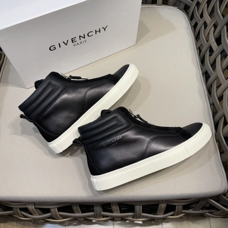 Durable Gxvxnchy Sneakers 152438