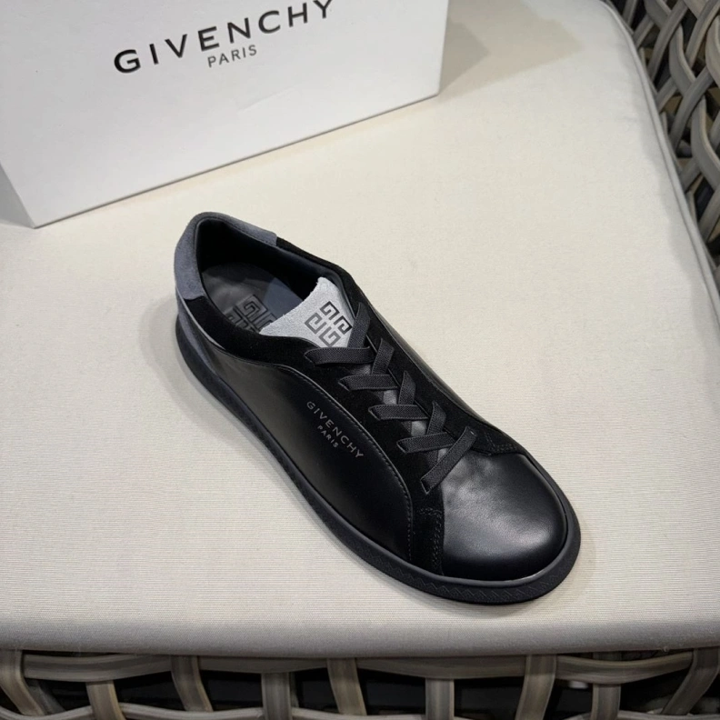 Gxvxnchy Sneakers HighQuality 152437