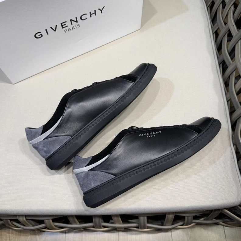 Gxvxnchy Sneakers HighQuality 152437