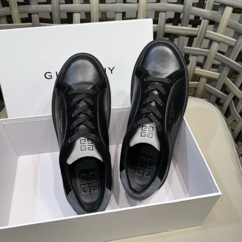 Gxvxnchy Sneakers HighQuality 152437