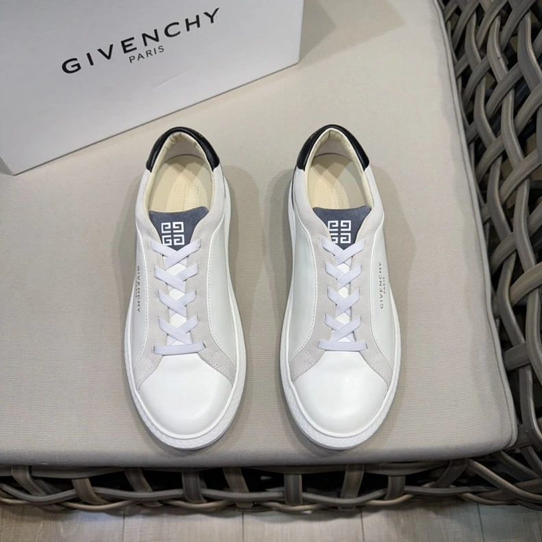 Popular Gxvxnchy Sneakers 152439