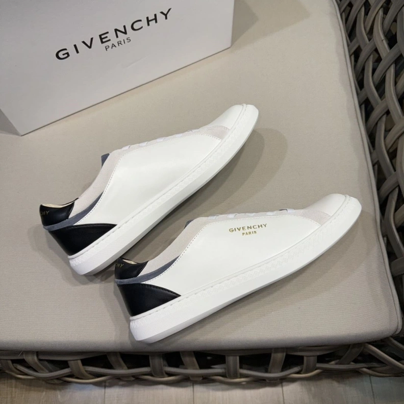 Popular Gxvxnchy Sneakers 152439