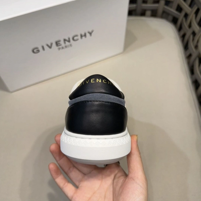Popular Gxvxnchy Sneakers 152439