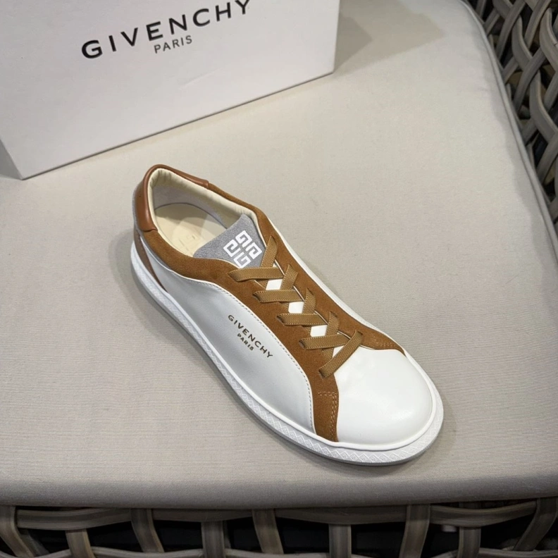 Gxvxnchy Sneakers WellDesigned 152436
