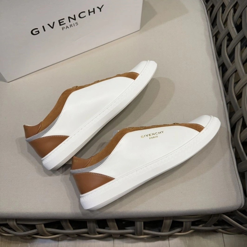 Gxvxnchy Sneakers WellDesigned 152436
