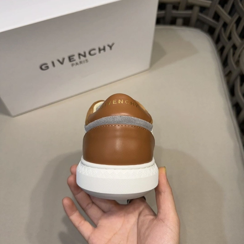Gxvxnchy Sneakers WellDesigned 152436